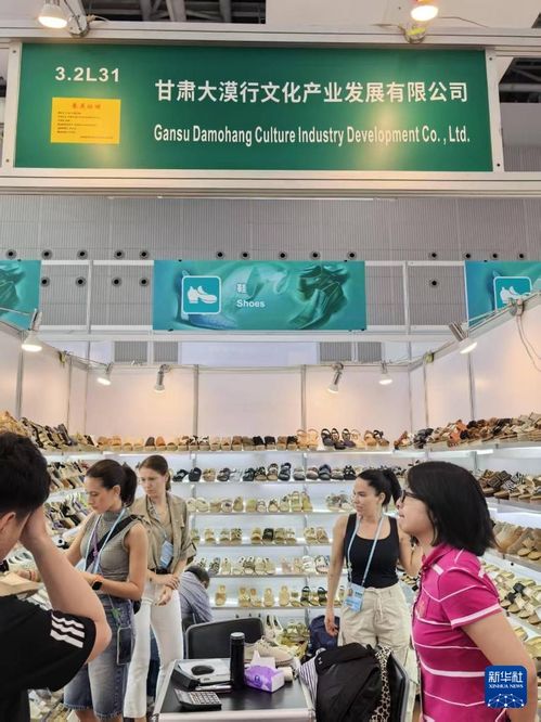 四中全會精神在基層 千年麻編工藝的現代轉型與文化用品市場的走俏之路